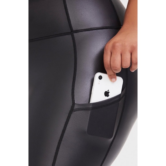 🆕 Torrid Black Coated Active Legging 4X 28 NWT - Picture 3 of 6